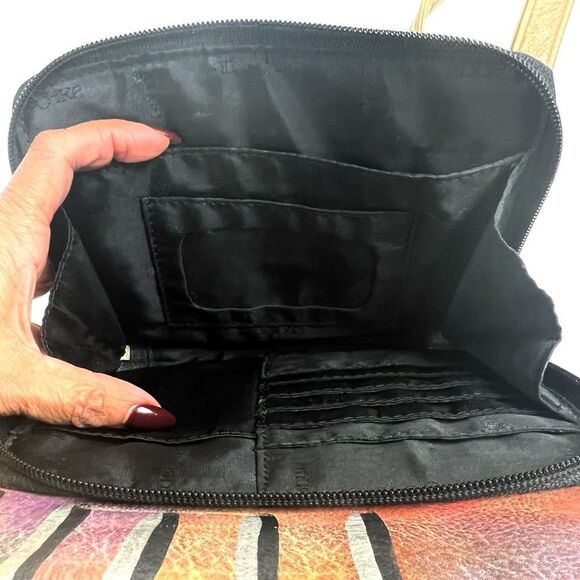 Anuschka Extendable Leather Crossbody Bag - Picture 6 of 16